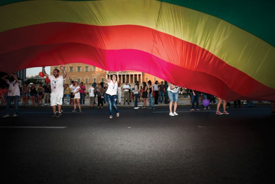 Τι γίνεται τελικά με την ευχή της Εκκλησίας για αλλαγή φύλου; Πότε επιτρέπεται και γιατί δεν αφορά στην αλλαγή φύλου που ζητούν οι προοδευτικοί και η ΛΟΑΤ κοινότητα